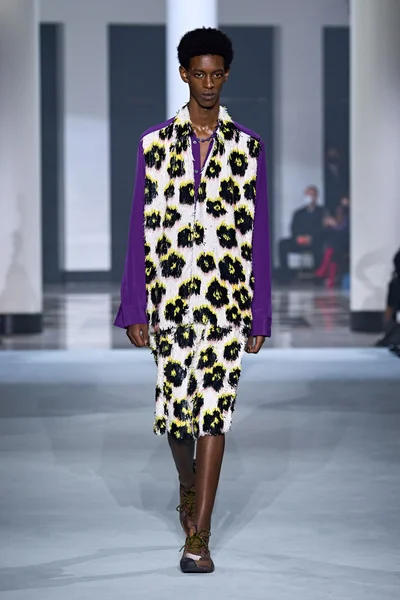 Look 14